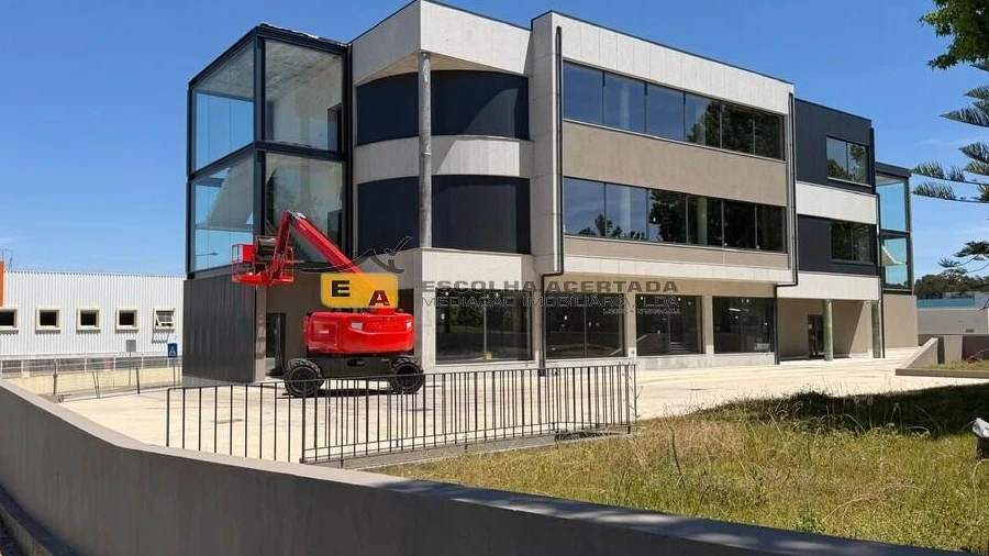 Escritório para Arrendamento em Castêlo da Maia