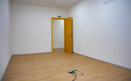 Armazém para Arrendamento em Rendufe