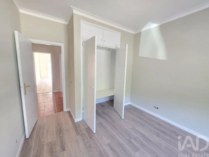 Apartamento T2 para Venda em Gondarem Foto 8