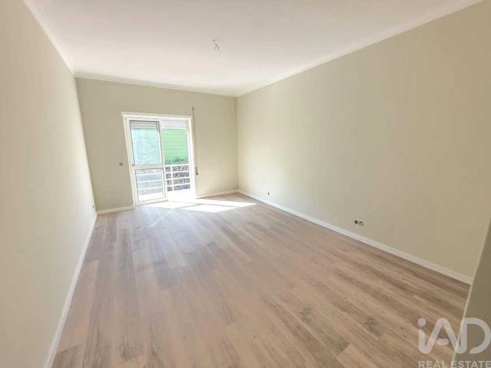 Apartamento T2 para Venda em Gondarem Foto 6