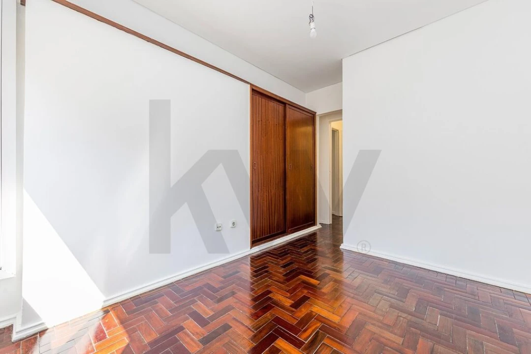 Apartamento T2 para Venda em Campo de Ourique Foto 17