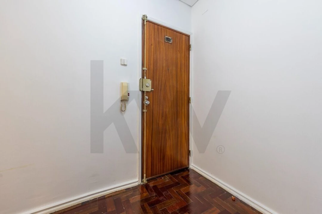 Apartamento T2 para Venda em Campo de Ourique Foto 4