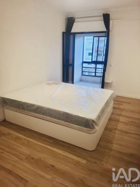 Apartamento T3 para Venda em Almada, Cova da Piedade, Pragal e Cacilhas