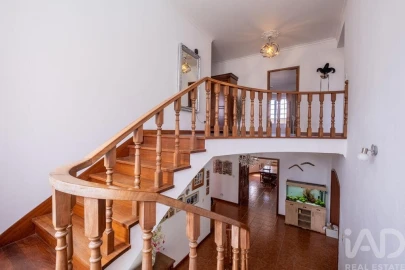 Moradia T4 para Venda em Poiares (Santo Andre)