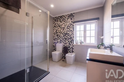 Moradia T4 para Venda em Poiares (Santo Andre)