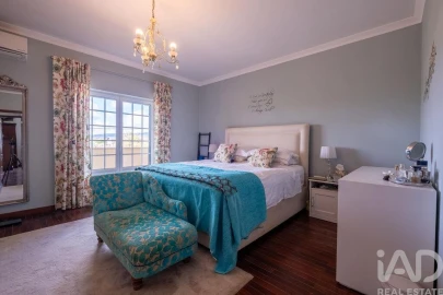 Moradia T4 para Venda em Poiares (Santo Andre)