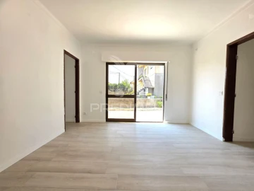 Moradia T1 para Venda em Batalha