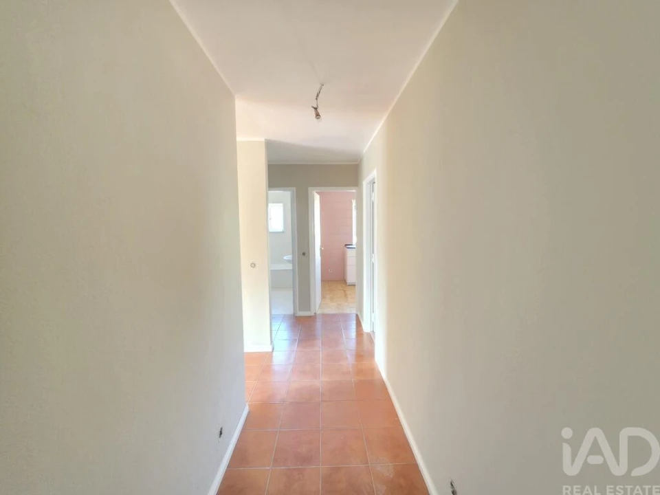 Apartamento T2 para Venda em Gondarem Foto 10