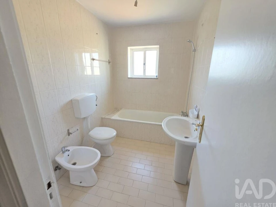 Apartamento T2 para Venda em Gondarem Foto 9