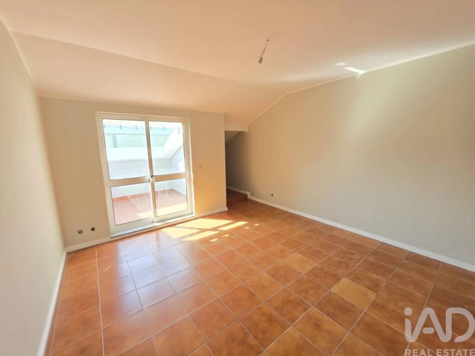 Apartamento T2 para Venda em Gondarem Foto 8