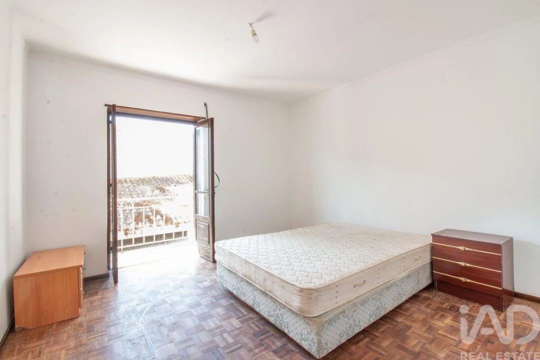 Apartamento T3 para Venda em Bombarral e Vale Covo Foto 10