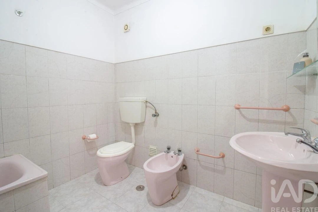 Apartamento T3 para Venda em Bombarral e Vale Covo Foto 17
