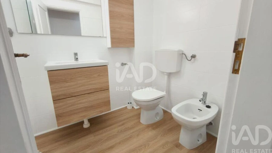 Apartamento T2 para Venda em Olhão Foto 14
