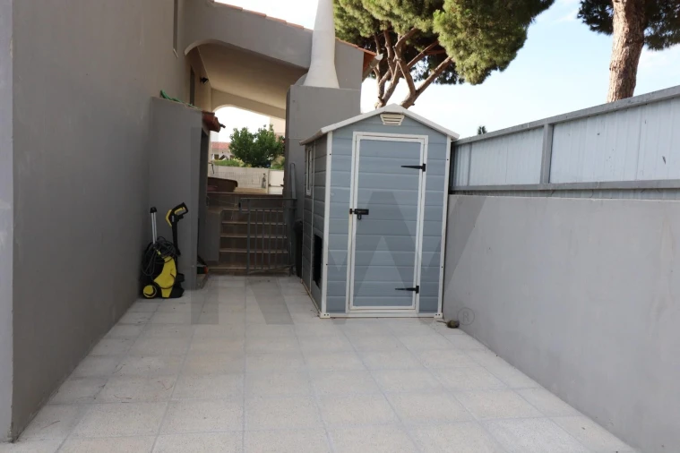 Moradia T3 para Venda em Montenegro Foto 16