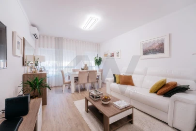 Apartamento T2 para Venda em Sé Nova, Santa Cruz, Almedina e São Bartolomeu