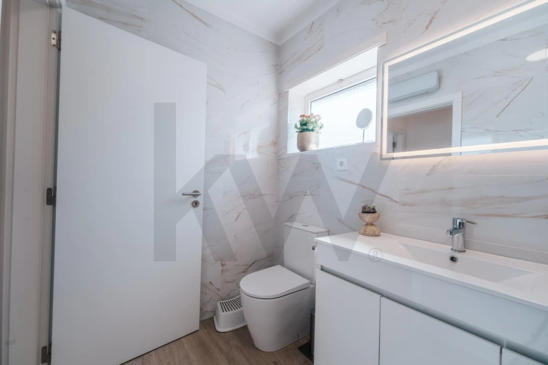 Apartamento T2 para Venda em Sé Nova, Santa Cruz, Almedina e São Bartolomeu Foto 16