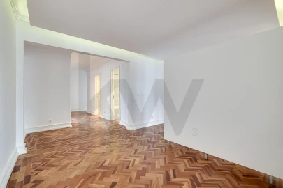 Apartamento T3 para Arrendamento em Campolide