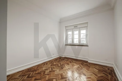 Apartamento T3 para Arrendamento em Campolide