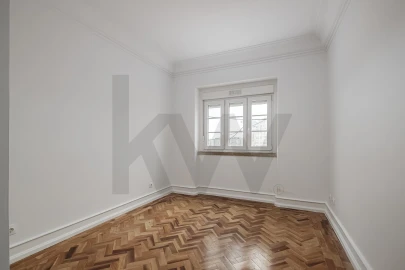 Apartamento T3 para Arrendamento em Campolide