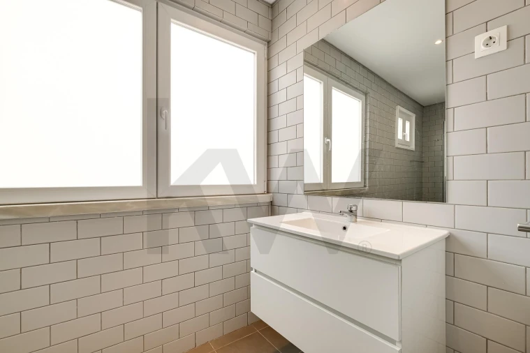 Apartamento T3 para Arrendamento em Campolide Foto 16