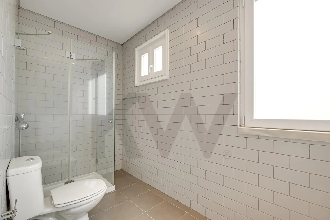 Apartamento T3 para Arrendamento em Campolide Foto 17