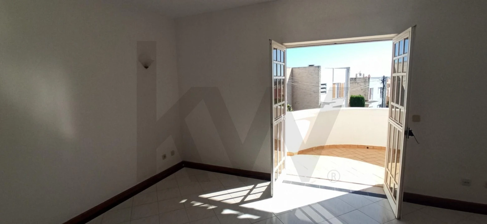 Moradia T3 para Venda em Alvor Foto 23