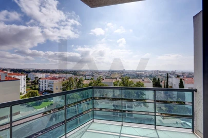 Apartamento T1 para Arrendamento em Carcavelos e Parede