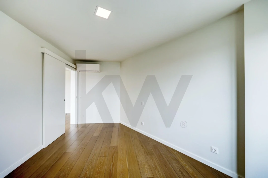 Apartamento T1 para Arrendamento em Carcavelos e Parede Foto 15