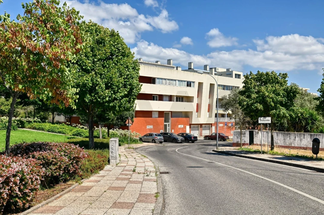 Apartamento T2 para Venda em Carnaxide e Queijas Foto 28
