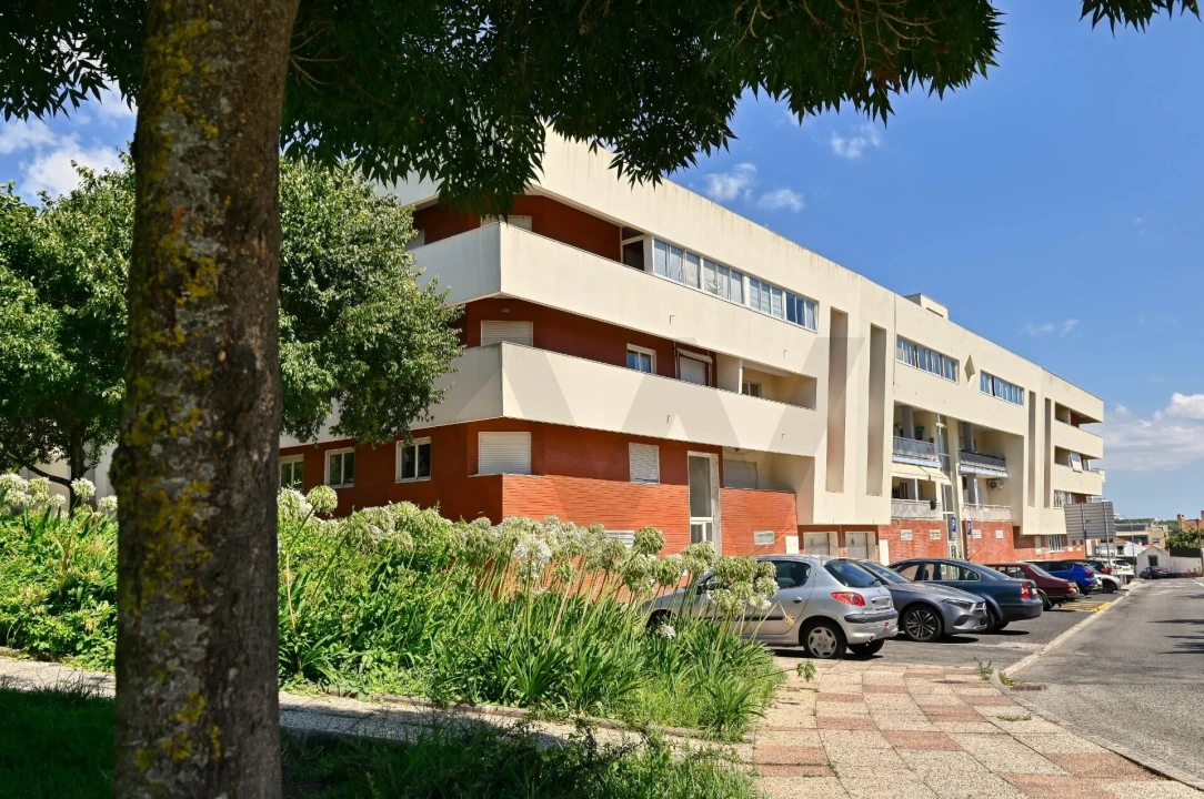 Apartamento T2 para Venda em Carnaxide e Queijas Foto 29