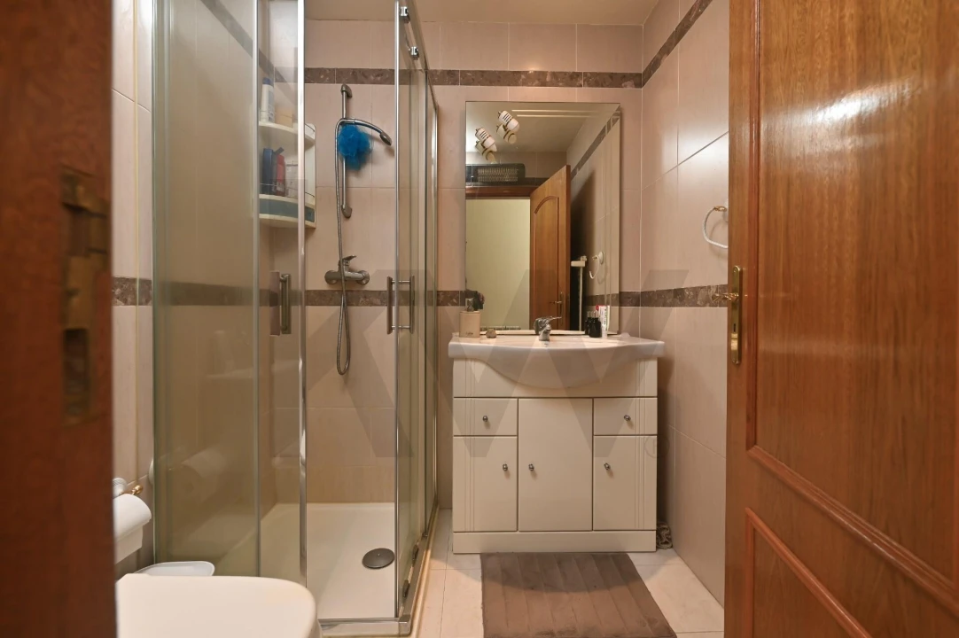 Apartamento T2 para Venda em Carnaxide e Queijas Foto 10