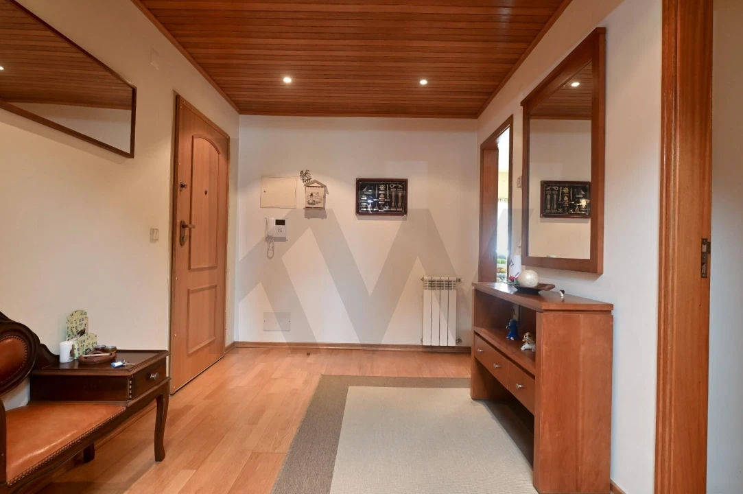 Apartamento T2 para Venda em Carnaxide e Queijas Foto 2