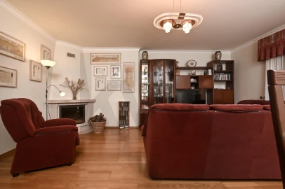 Apartamento T2 para Venda em Carnaxide e Queijas