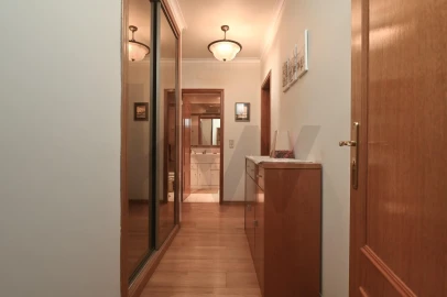 Apartamento T2 para Venda em Carnaxide e Queijas