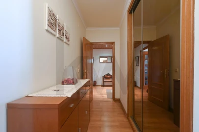 Apartamento T2 para Venda em Carnaxide e Queijas