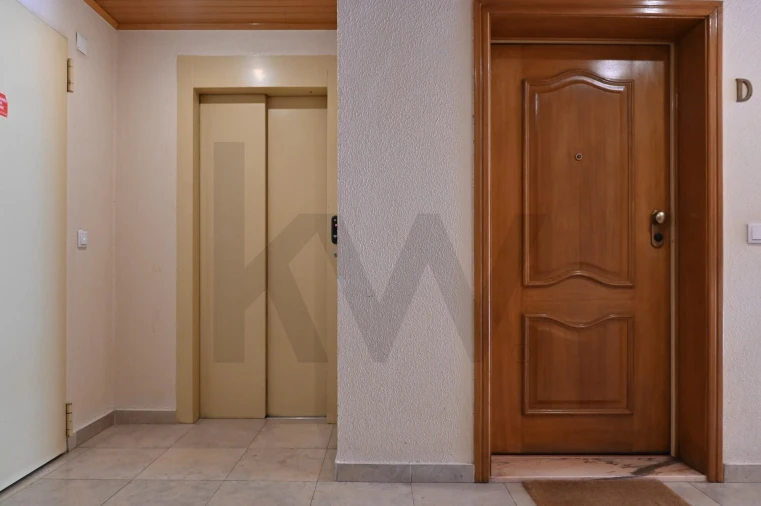 Apartamento T2 para Venda em Carnaxide e Queijas Foto 20