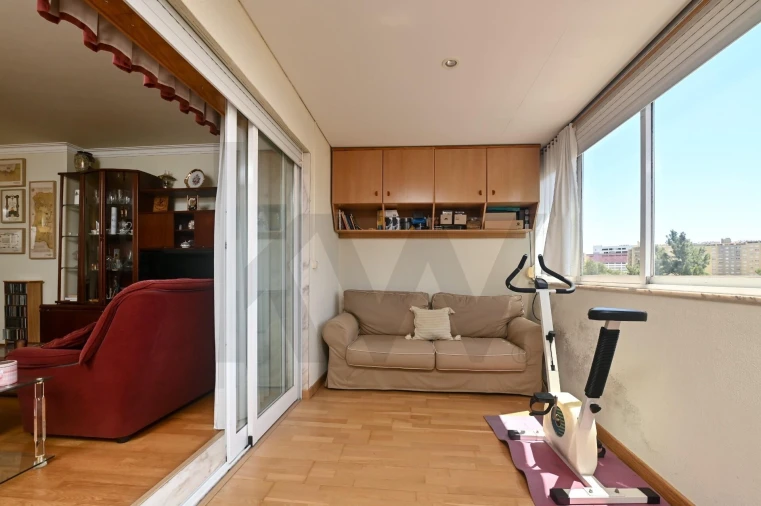 Apartamento T2 para Venda em Carnaxide e Queijas Foto 6