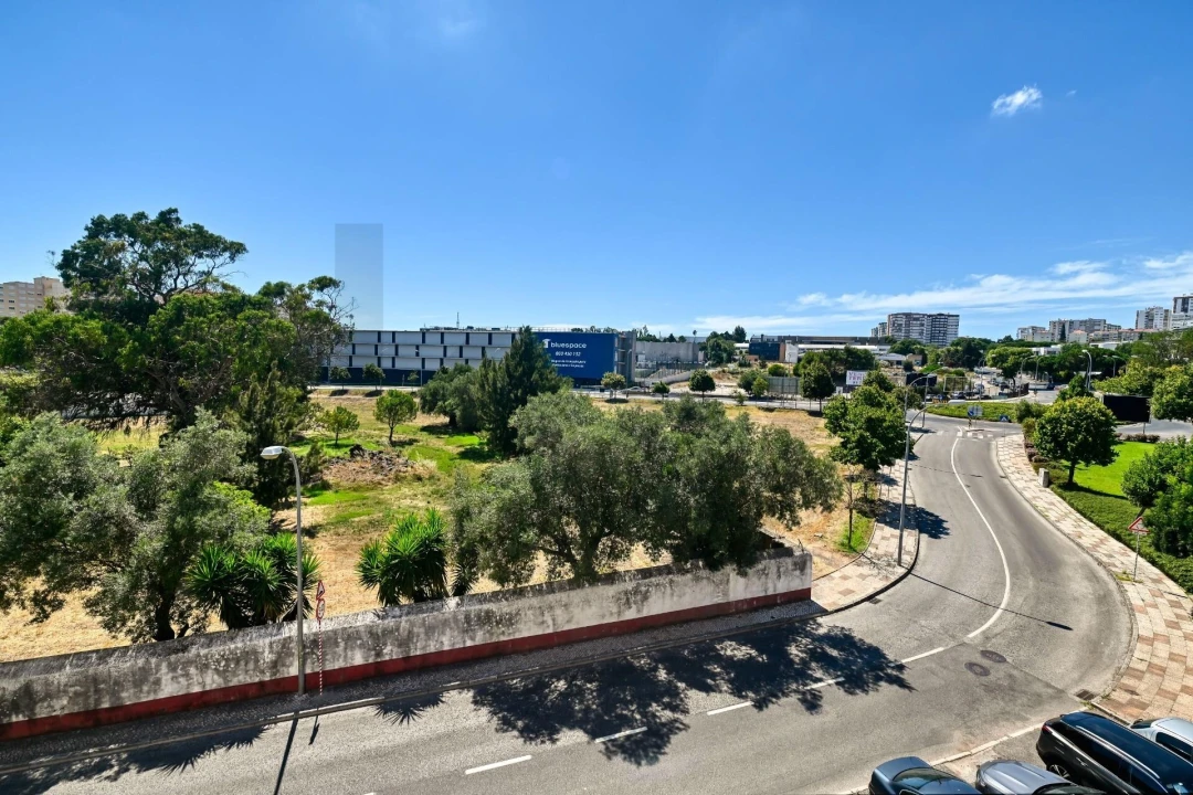 Apartamento T2 para Venda em Carnaxide e Queijas Foto 22