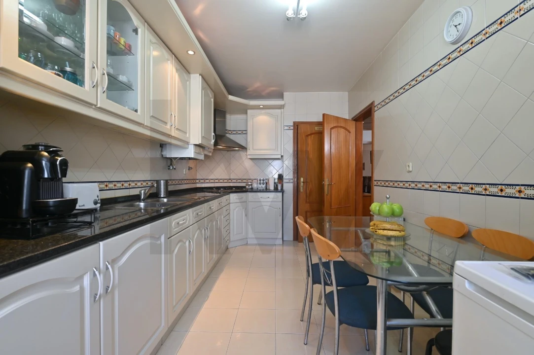 Apartamento T2 para Venda em Carnaxide e Queijas Foto 18