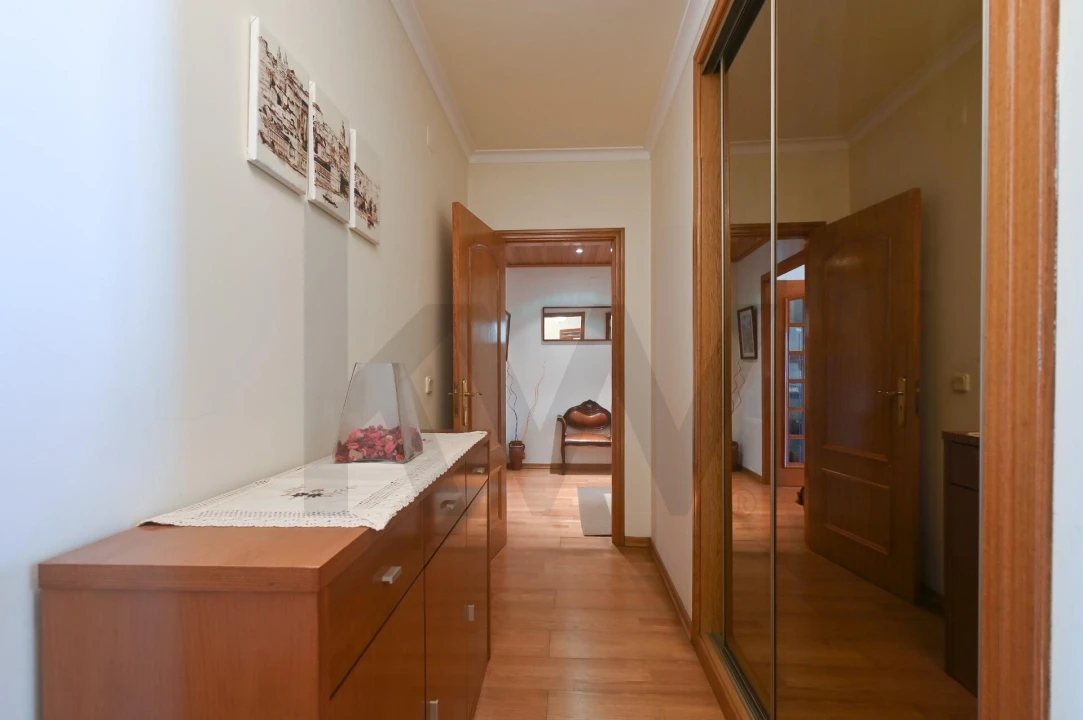 Apartamento T2 para Venda em Carnaxide e Queijas Foto 16