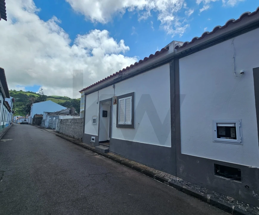 Moradia T2 para Venda em Lomba da Maia Foto 2