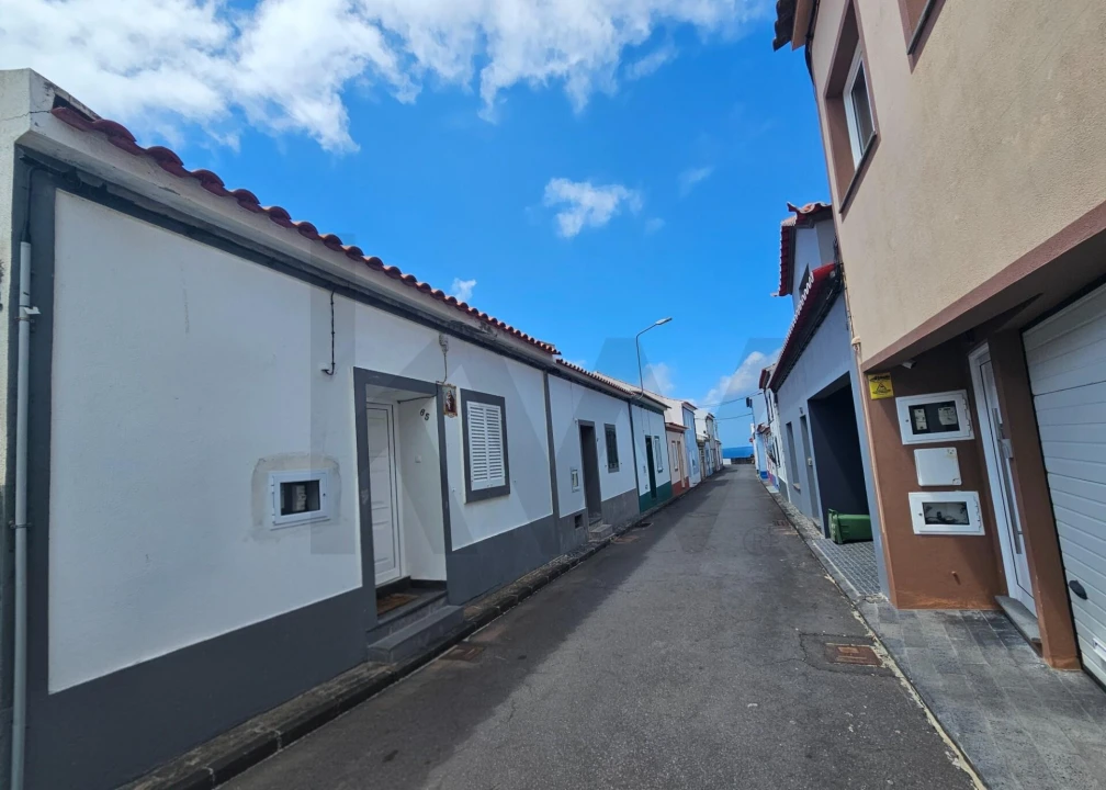 Moradia T2 para Venda em Lomba da Maia Foto 1