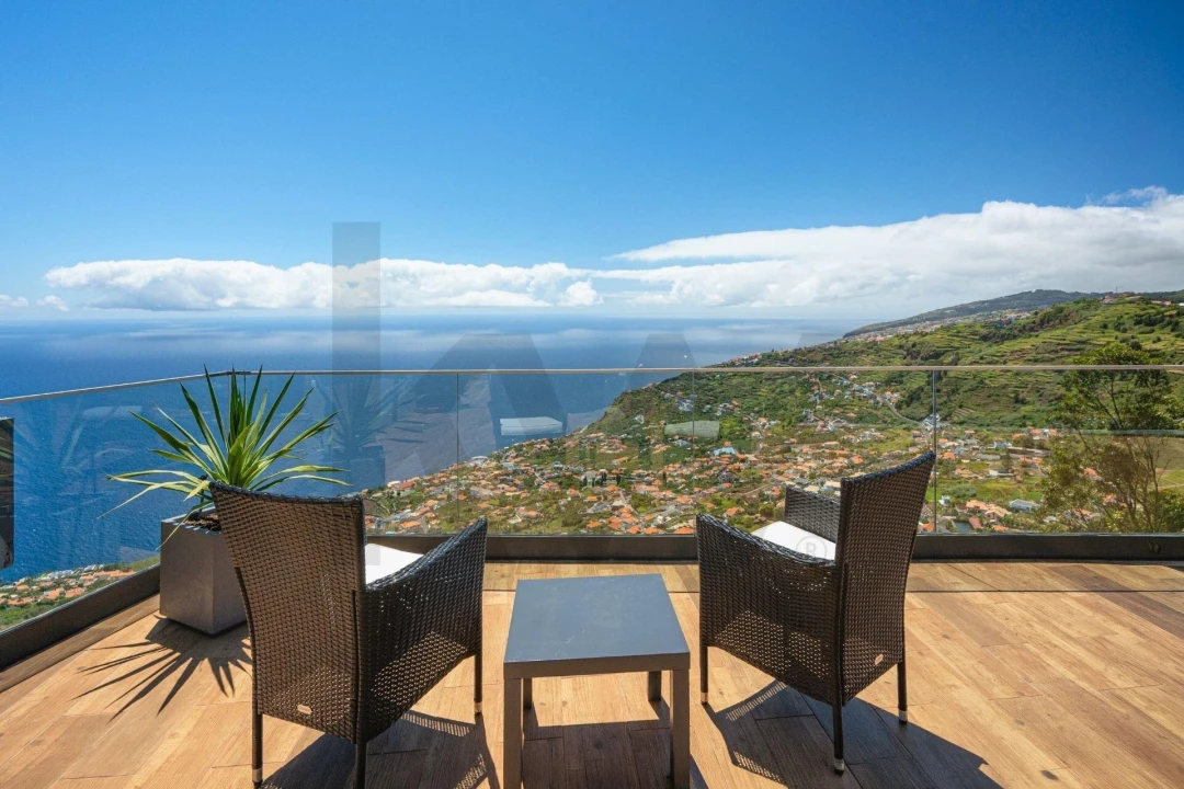 Prédio para Venda em Arco da Calheta Foto 2