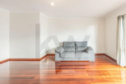 Apartamento T2 para Arrendamento em São Martinho