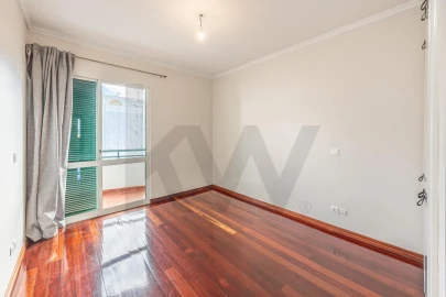 Apartamento T2 para Arrendamento em São Martinho