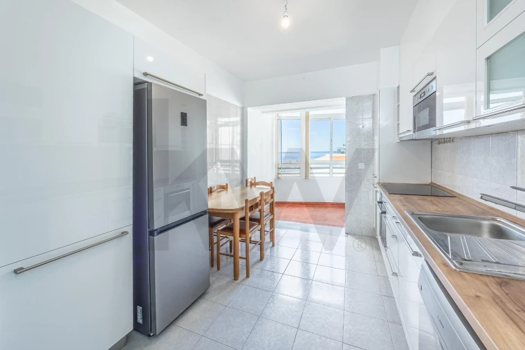 Apartamento T2 para Arrendamento em São Martinho Foto 10