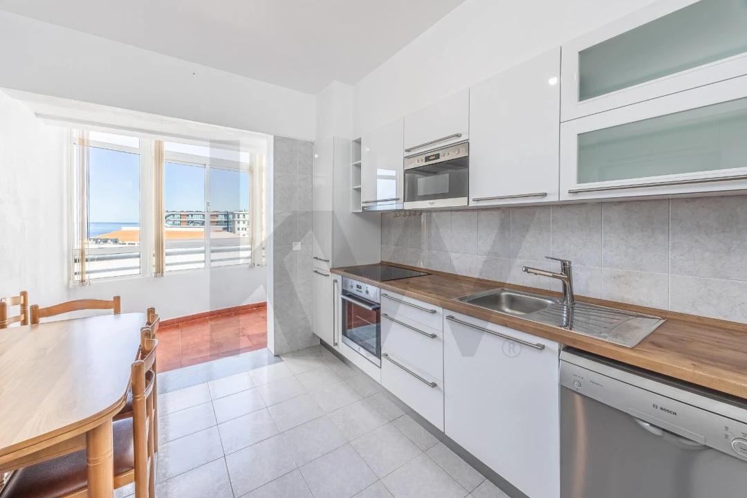 Apartamento T2 para Arrendamento em São Martinho Foto 11