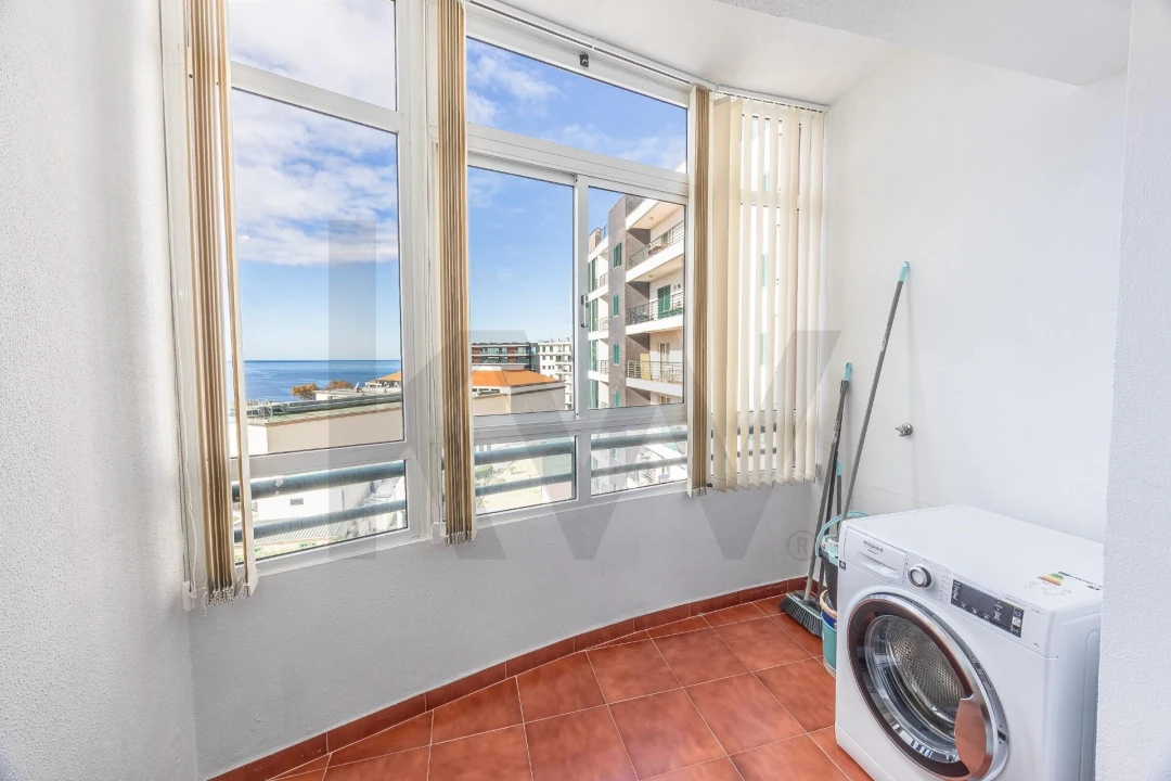 Apartamento T2 para Arrendamento em São Martinho Foto 12