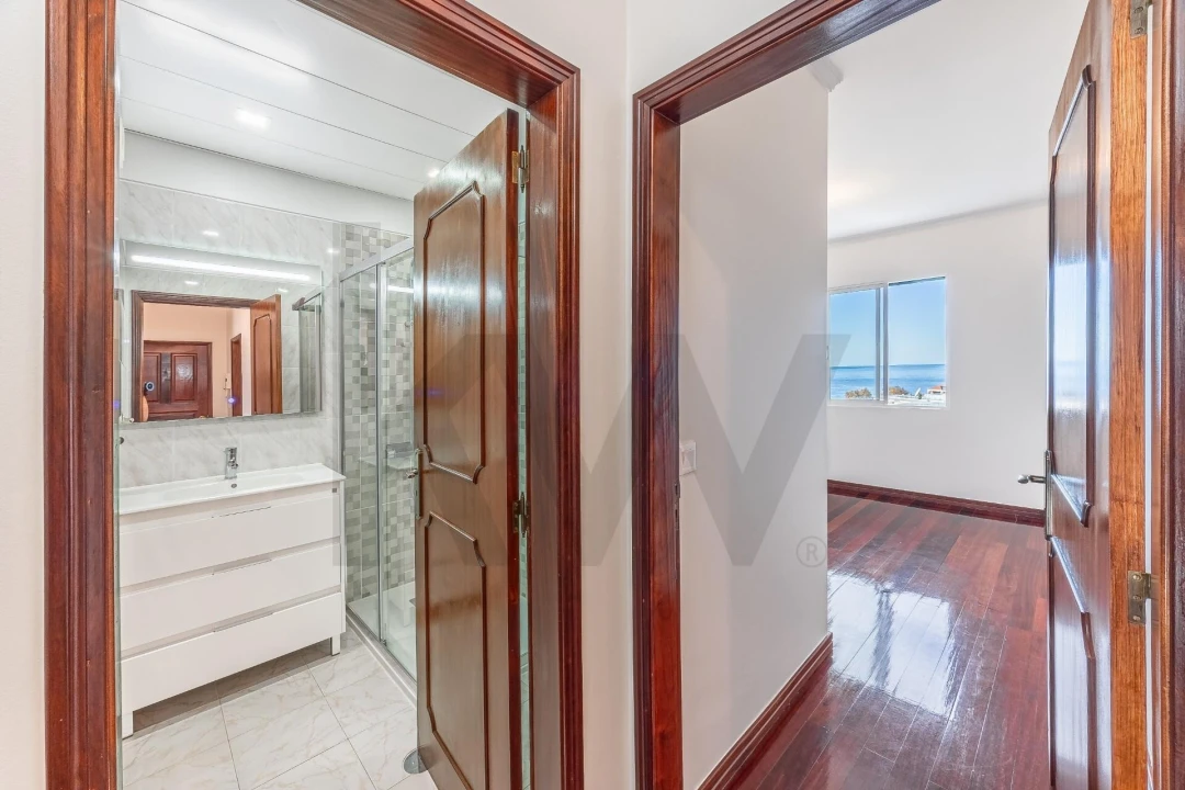 Apartamento T2 para Arrendamento em São Martinho Foto 16