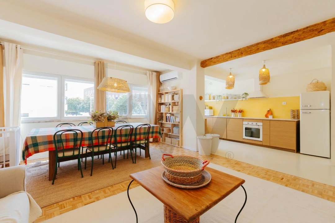 Apartamento T3 para Venda em Algés, Linda-A-Velha e Cruz Quebrada-Dafundo Foto 1